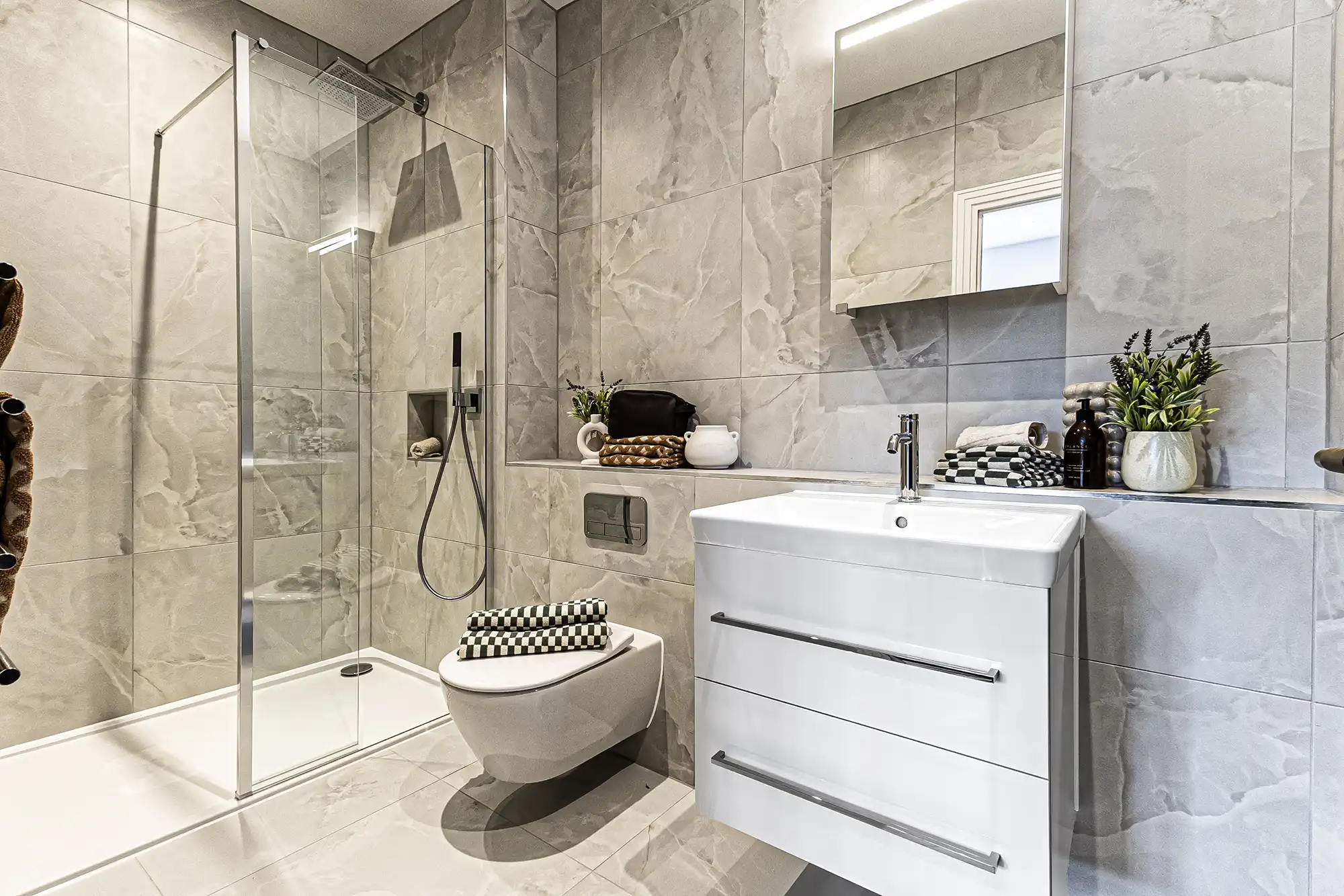 BELL BAR Bedroom 2 En Suite